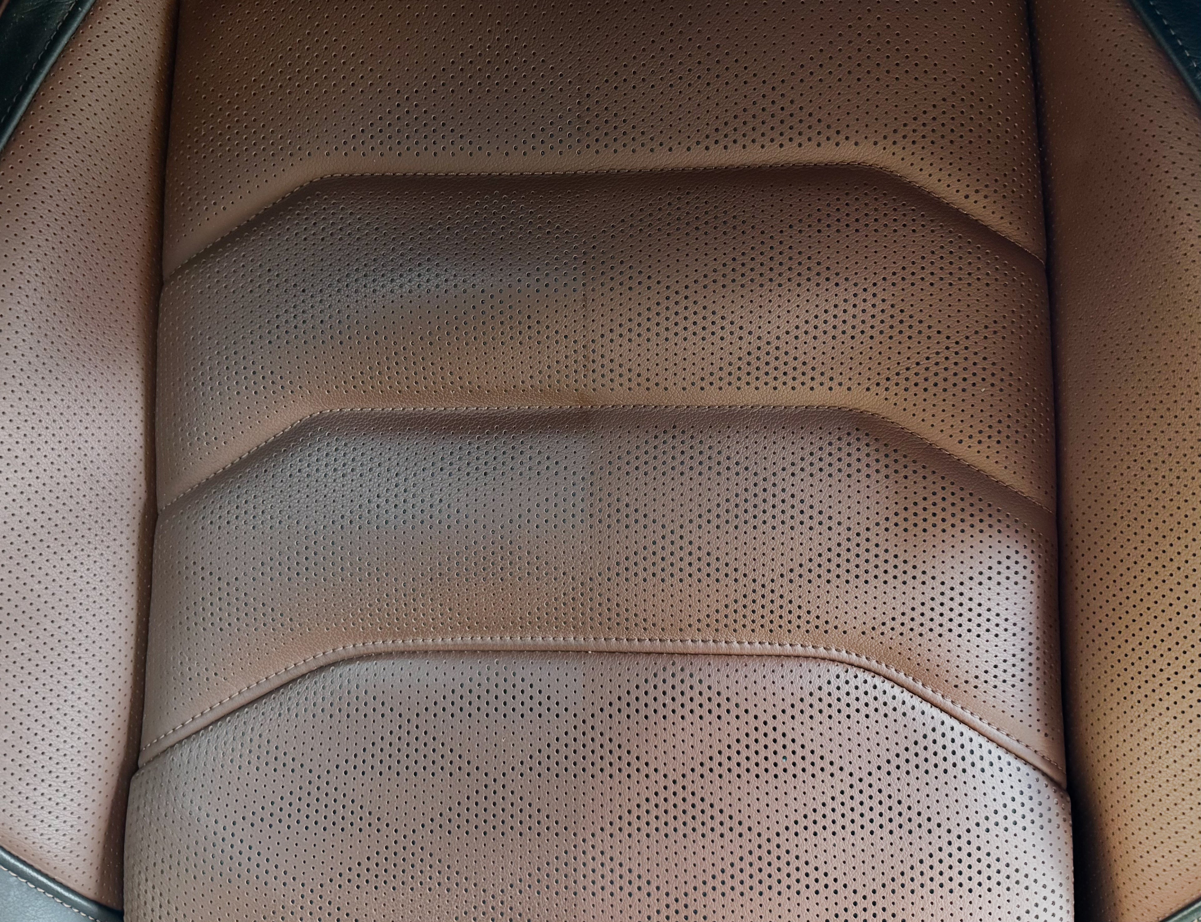 82 LEATHER – Pulitore per tessuti, pelle, ecopelle e Alcantara
